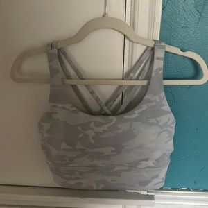Lululemon sports bra size 6 never worn
